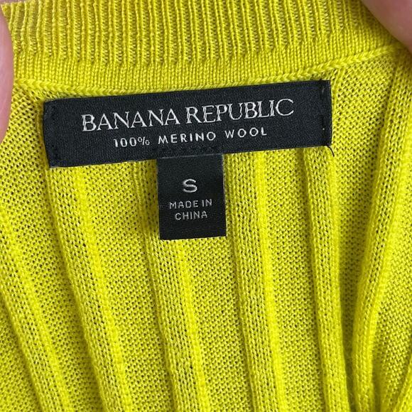 Banana Republic Women's Bright Yellow 100% Merino Wool Sweater Size S - Picture 6 of 7